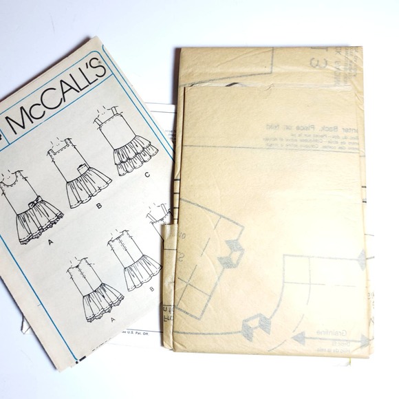 Vintage | Girls Dress Sewing Pattern - Picture 2 of 5